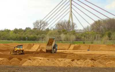  Describe compacted fill requirements for stable bases